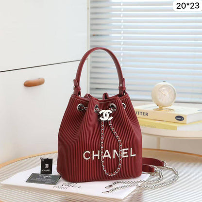 Chanel Bucket

First quality

Size : 20 * 23 cm
95 dhs🇦🇪🇦🇪🇦🇪

Zain115 
♥️♥️♥️