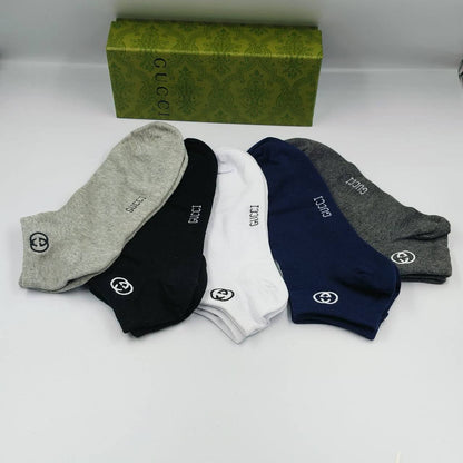 NEW CAME
SOCKS 
GOOD QUALITY 
40 dhs✅
(IN ONE BOX 5 PAIRS)

Zain40
♥️♥️♥️