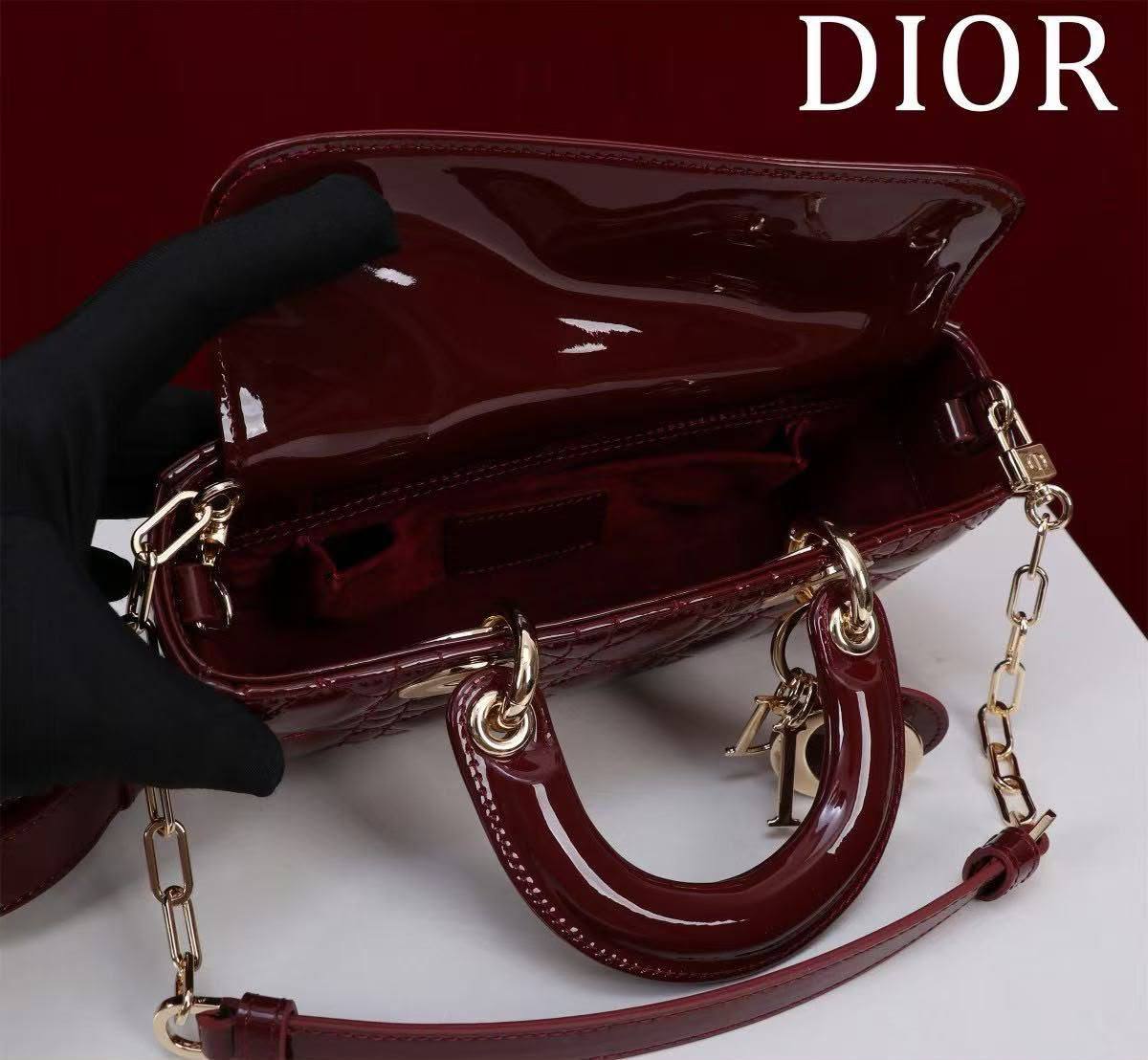 Dior D-joy✅
*Size 22 cm*
For Price 👇 WhatsApp✅
0568585901 
0507557372
0552275751 Owner Zain 👌

Zain274
♥️♥️♥️