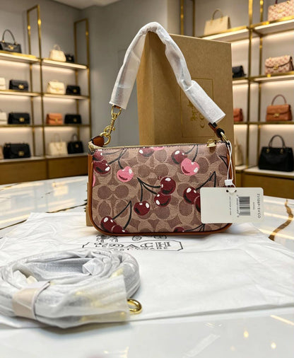 Coach 

80 dhs🇦🇪
have box

Zain07
♥️♥️♥️
