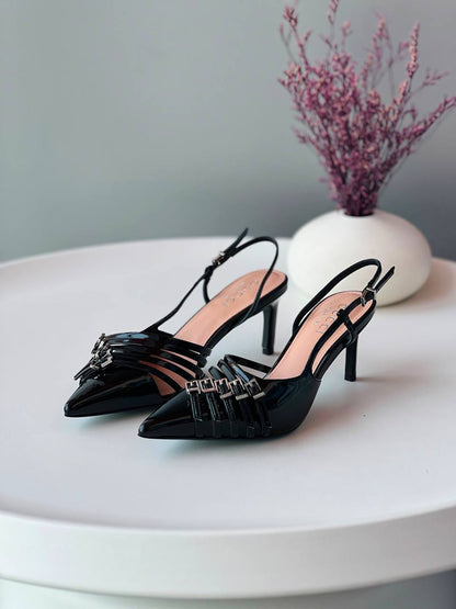 Gucci ✨⭐️
Size 36-41
_Super master high quality_🪡
450 dhs💛

Zain176
♥️♥️♥️