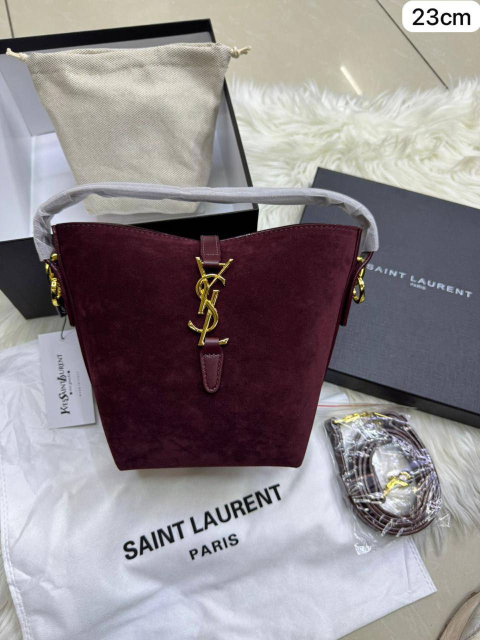 🌹 YSL Le 37 Bucket
1⃣️ First quality +🎁
Size: 23 * 12 * 19 cm
95 dhs🌺
with box🎁

Zain115
♥️♥️♥️