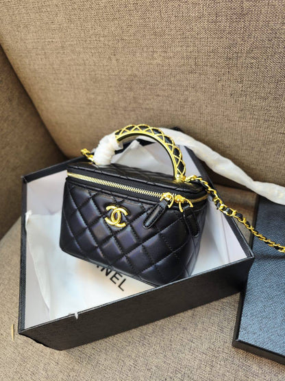 Chanel

LV

95 dhs🇦🇪🇦🇪
with box 
high quality

Zain26
♥️♥️♥️