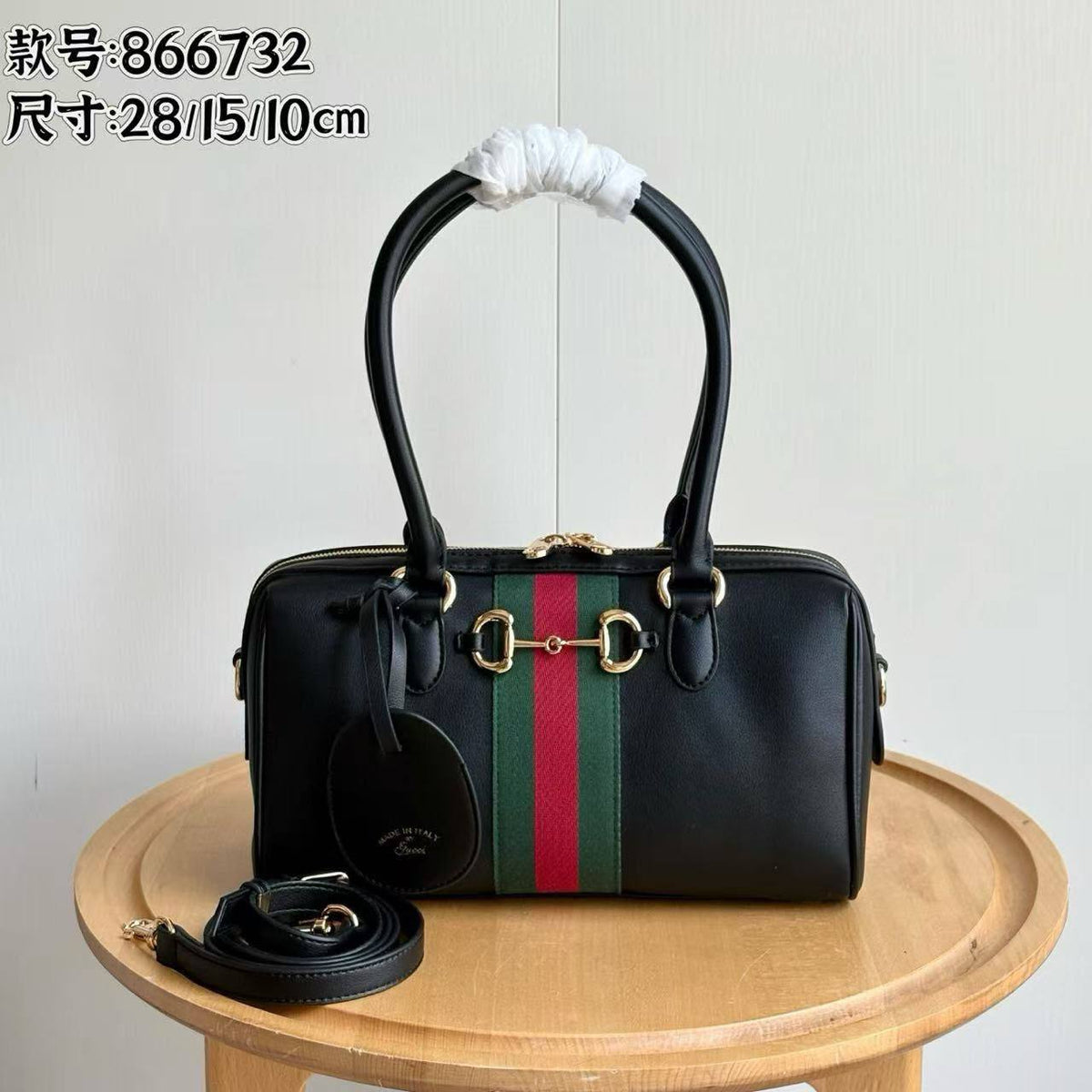 Gucci

28cm
320 dhs🇦🇪🇦🇪

Zain297
♥️♥️♥️