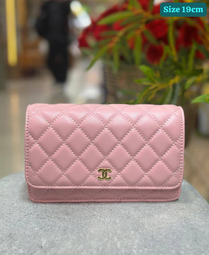 Chanel
Good quality 

with box 
🎁🎁🎁

90 dhs🌺

Zain186
♥️♥️♥️