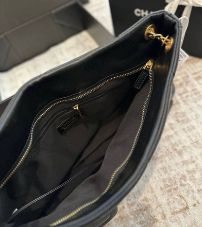 CHANEL 
NEW CAME NEW CAME 
GOOD QUALITY 
100 dhs✅
Size:40cm

Zain39
♥️♥️♥️