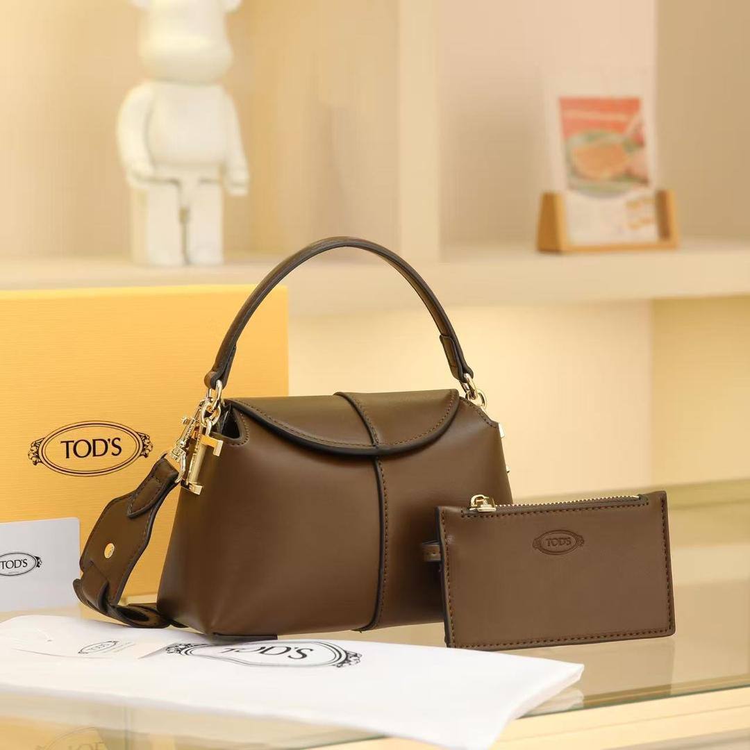 TODS

105 dhs🇦🇪🇦🇪

 each with box

Zain26
♥️♥️♥️