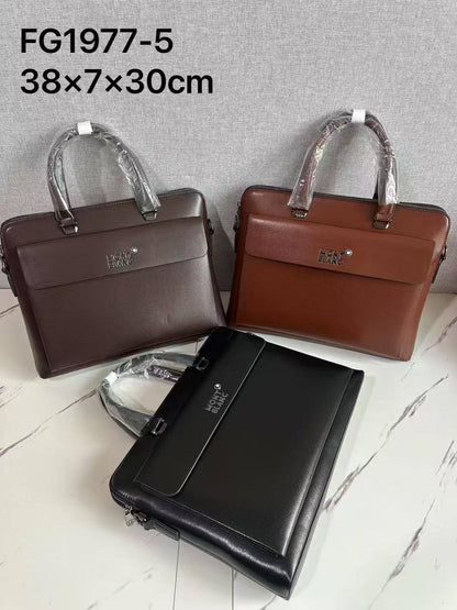 Laptop  bag 
good quality 
110 dhs❣️

Zain278
♥️♥️♥️