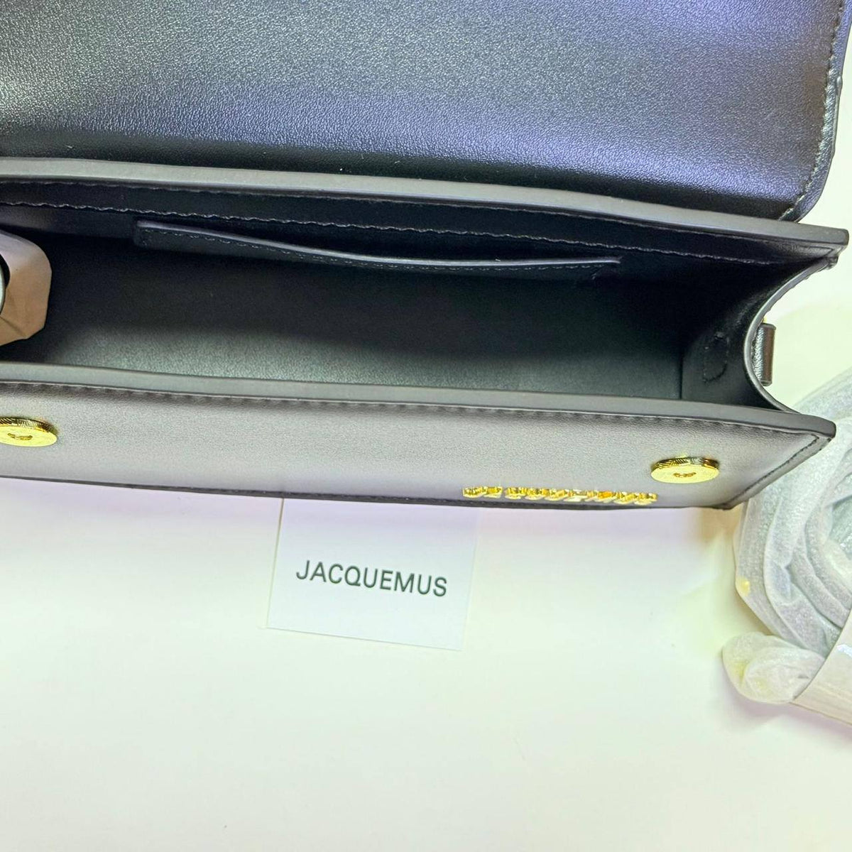 JACQUEMUS 

NEW CAME 
GOOD QUALITY
 WITH BOX 

110 dhs🇦🇪🇦🇪🇦🇪

Zain295
♥️♥️♥️
