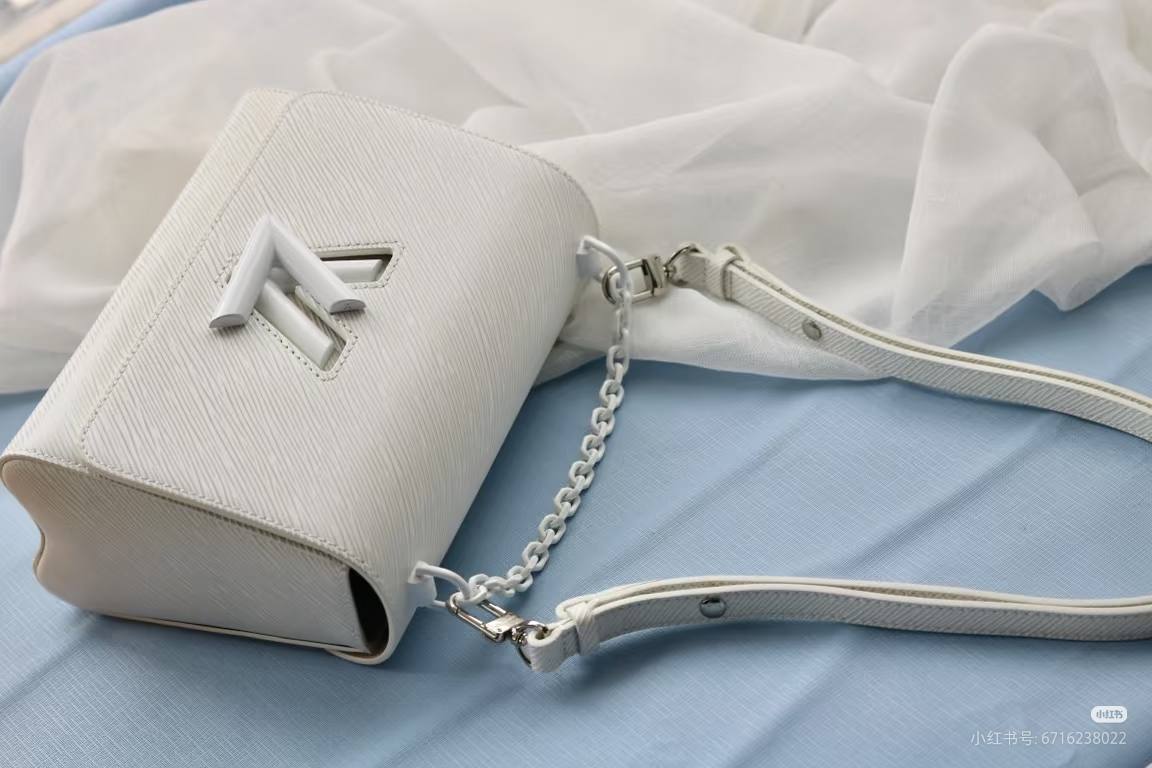 LV
Master🌺
300 dhs✅

Zain10
♥️♥️♥️
