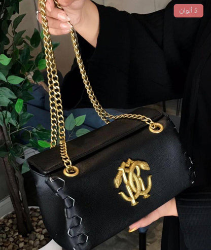 Aigner
110 dhs🪙🌨️
SIZE：20×13×10CM

Good quality

 with box
🎁🎁🎁

Zain35
♥️♥️♥️