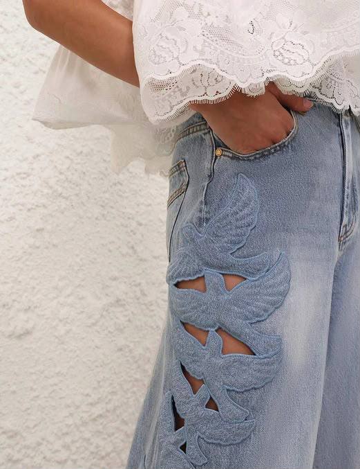 ZIMMERMANN JEANS
      💯 % COTTON✨
   ✨VIP QUALITY 😍
Sizes;  0-1-2-3
850 dhs✅

Zain287
♥️♥️♥️
