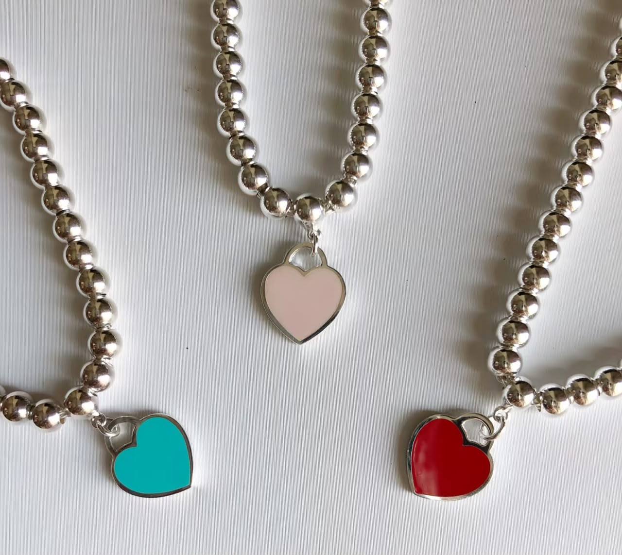 Tiffany ❤️‍🔥*
Bracelet ✨
Master quality 🐦‍🔥
With normal boxes 📦 
50 dhs✅
With master box 🗃️ 
90 dhs✅

Zain216
♥️♥️♥️