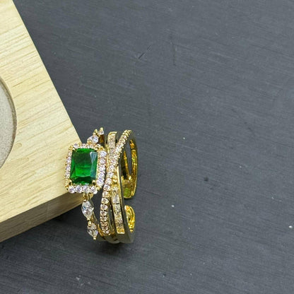 Fashion quality ❤️‍🔥*
Ring 💍 
Free size 
With black boxes 🗃️ 
30 dhs🪙💚

Zain216
♥️♥️♥️