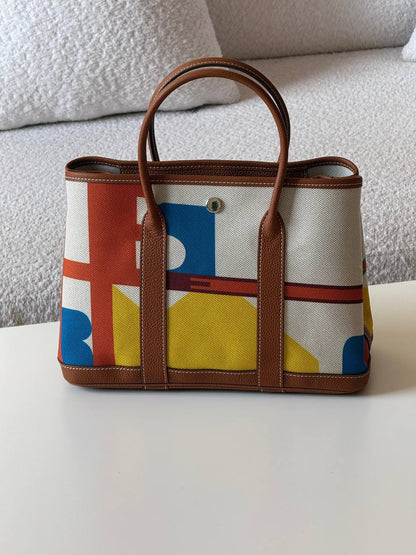 Hermes Gardenparty 30cm💕master quality😍

with box
🎁🎁🎁

460 dhs🪙💚

Zain52
♥️♥️♥️