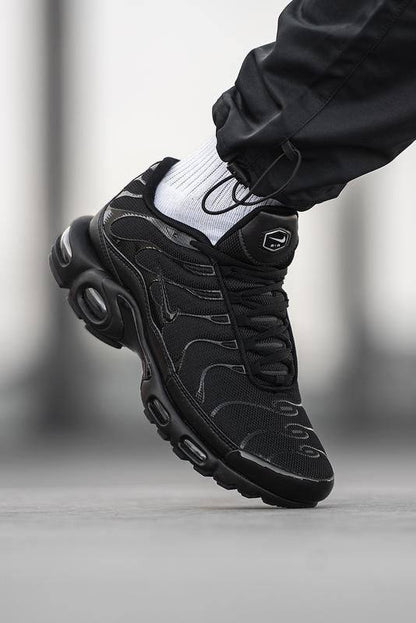 Nike Air Max TN Black 🖤
36-45 AVAILABLE 🤩
150 dhs🇦🇪🇦🇪

Zain242
♥️♥️♥️