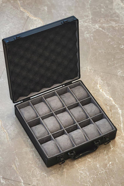 Watches  Box
good quality 
220 dhs🪙💕

Zain59
♥️♥️♥️