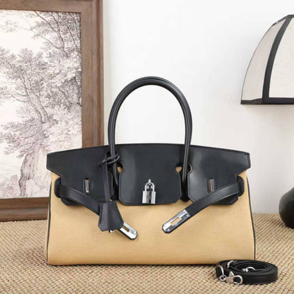 Hermes
125 dhs🌺
Size:34*18*15

Zain07
♥️♥️♥️