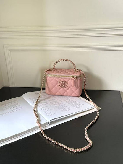 Chanel
withbox 
95 dhs🇦🇪🇦🇪

Zain143
♥️♥️♥️