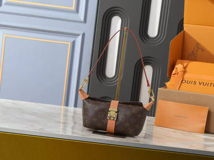 LV Master ++++
230 dhs🪙🖤

Zain153
♥️♥️♥️