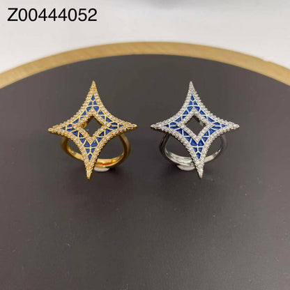 Ring 😍
Available size👇
7,8,9
good quality 💯
With brand boxes 🗃️ 
And paper bag 🛍️
35 dhs✅

Zain216
♥️♥️♥️