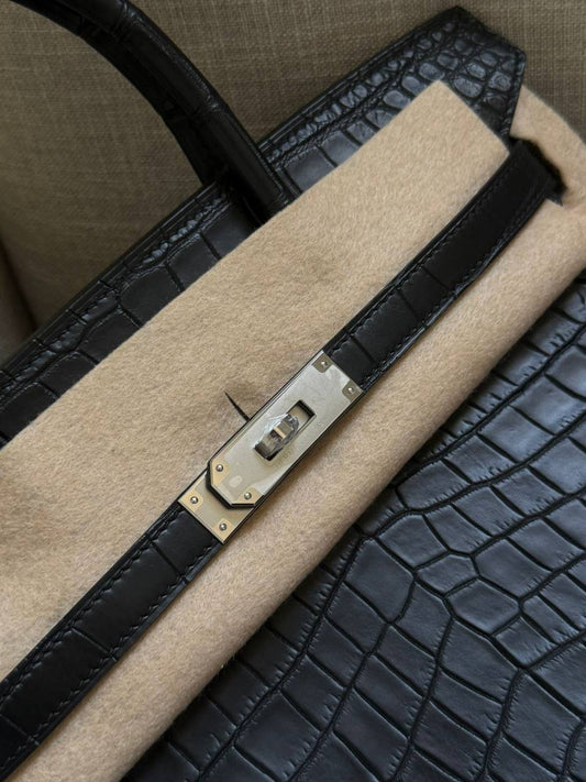 HERMES
30 Cm 
REAL CROCODILE ✨
For Price 👇 WTSP Text Zain 0568585901

ZainShop
♥️♥️♥️