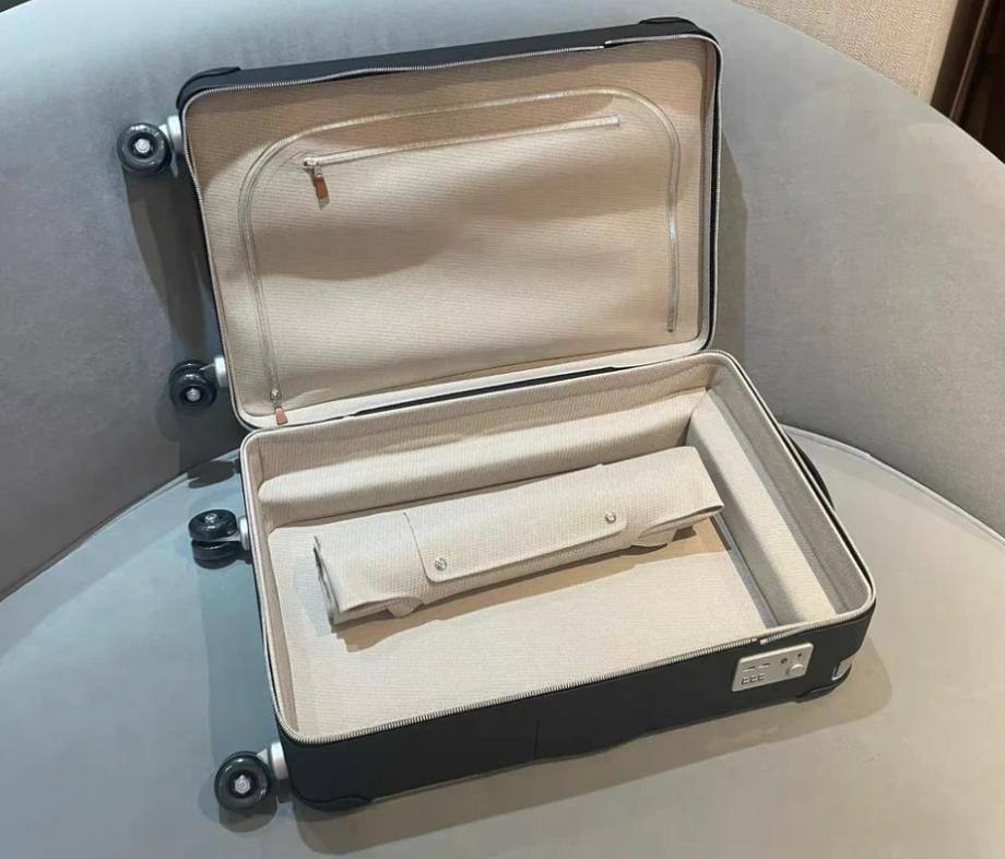 Hermes ✨💕✨
Trolley 💯
SuperMaster Quality 🔥🔥
Available Now ❤️❤️❤️
For Price 👇 WTSP Text Zain 0568585901

Zain121
♥️♥️♥️