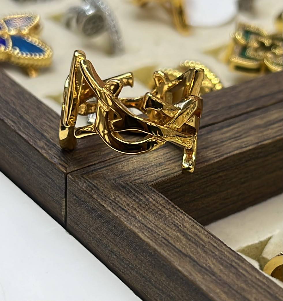 YSL Ring 💍 
Master Quality 

*45* AED normal box 📦

Zain48
♥️♥️♥️