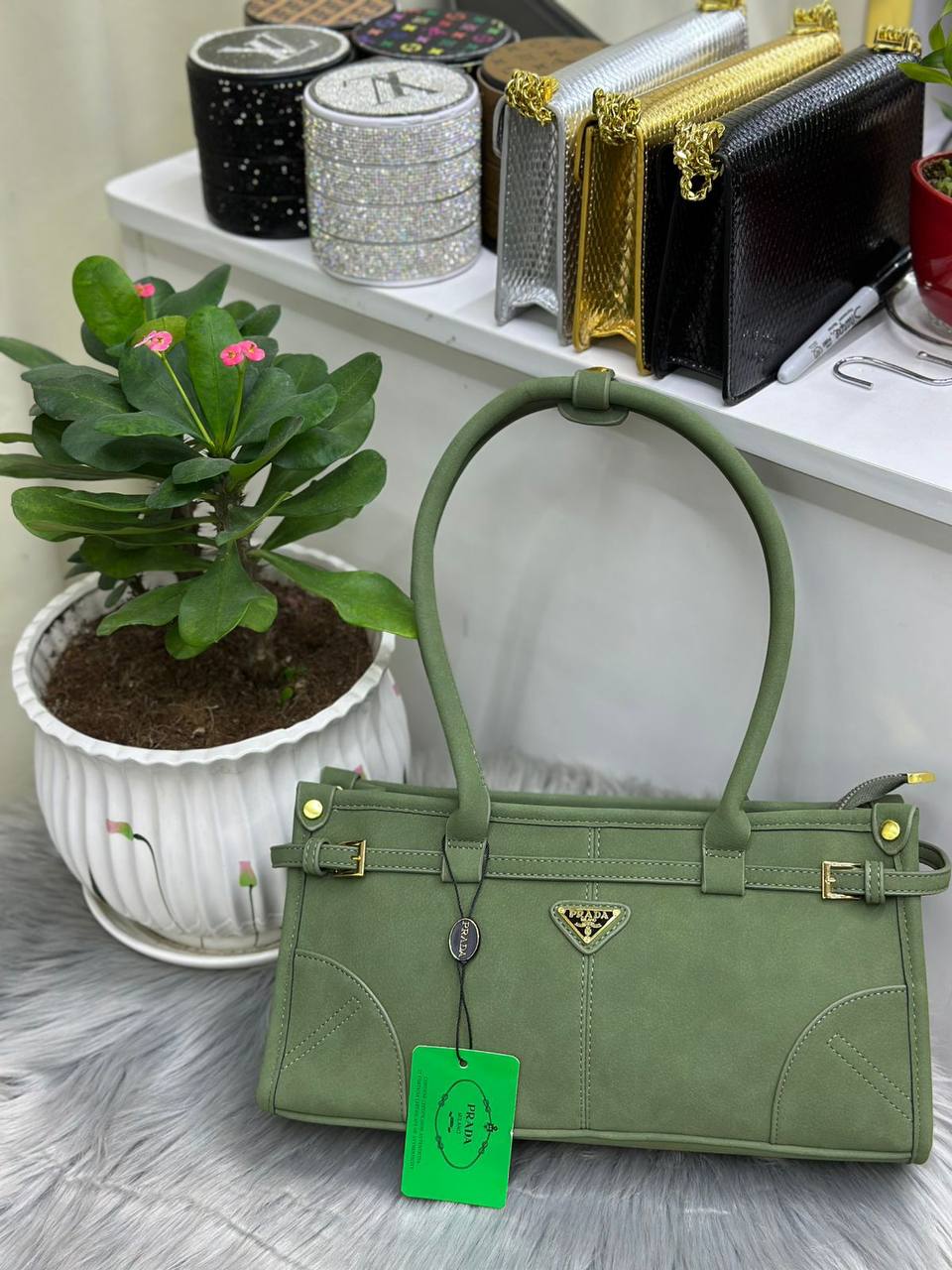Prada
New
100 dhs🪙🌨️

Zain244
♥️♥️♥️