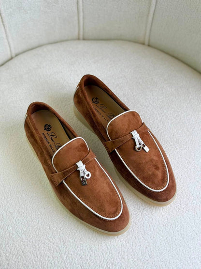 Loro Piana
Super *AAA* *+* Quality 💯 
With original packing🎁🎁
SIZE:36and41
Available now
450 dhs✅

Zain309
♥️♥️♥️