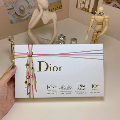 Dior Set
30 ml each 
70 dhs💓
good quality set

Zain17
♥️♥️♥️