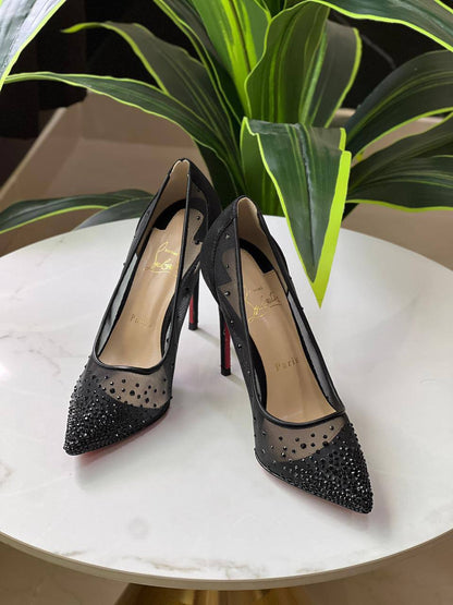 Christian Louboutin  
MASTER QUALITY💯
Size:36...to41
350 dhs✅

Zain190
Zain175
♥️♥️♥️