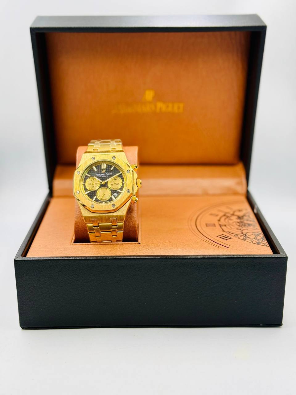 AP Men
*chronograph working*
85 dhs🪙

Zain08
♥️♥️♥️