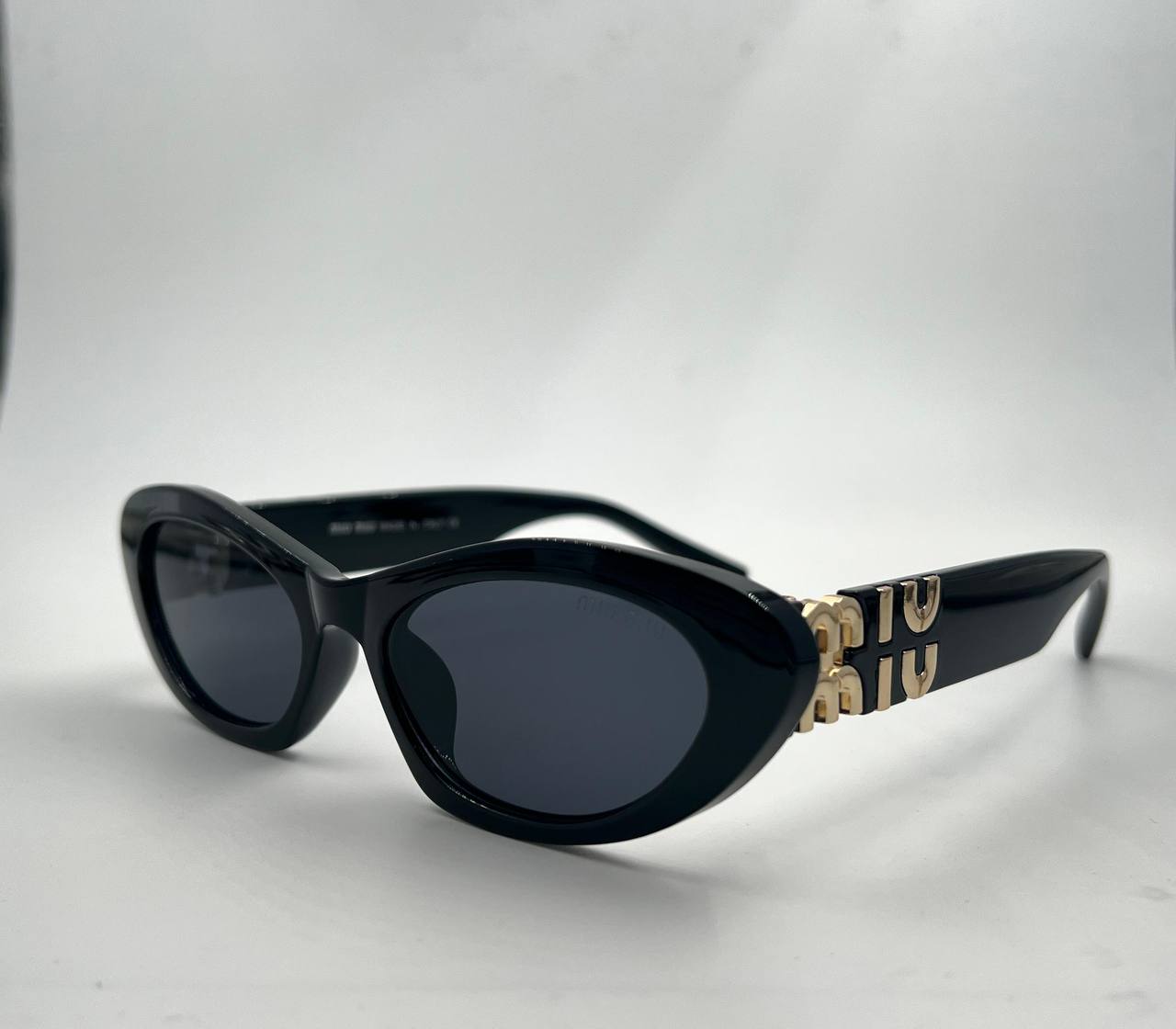 Miu Miu
good quality 💯
With master box 🗃️ 
65 dhs🪙🌨️

Zain273
♥️♥️♥️