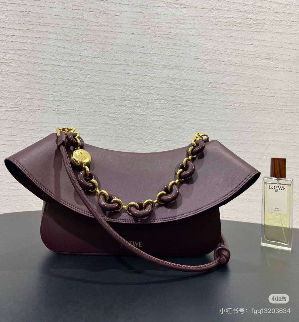 Loewe🙋🏻‍♀️🙋🏻‍♀️💕
Master
26cm🫶🏼 
350 dhs✅

Zain297
♥️♥️♥️