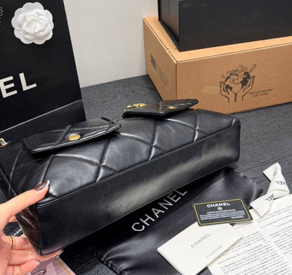 CHANEL 

NEW CAME 

GOOD QUALITY
115 dhs🇦🇪🇦🇪

Zain295
♥️♥️♥️