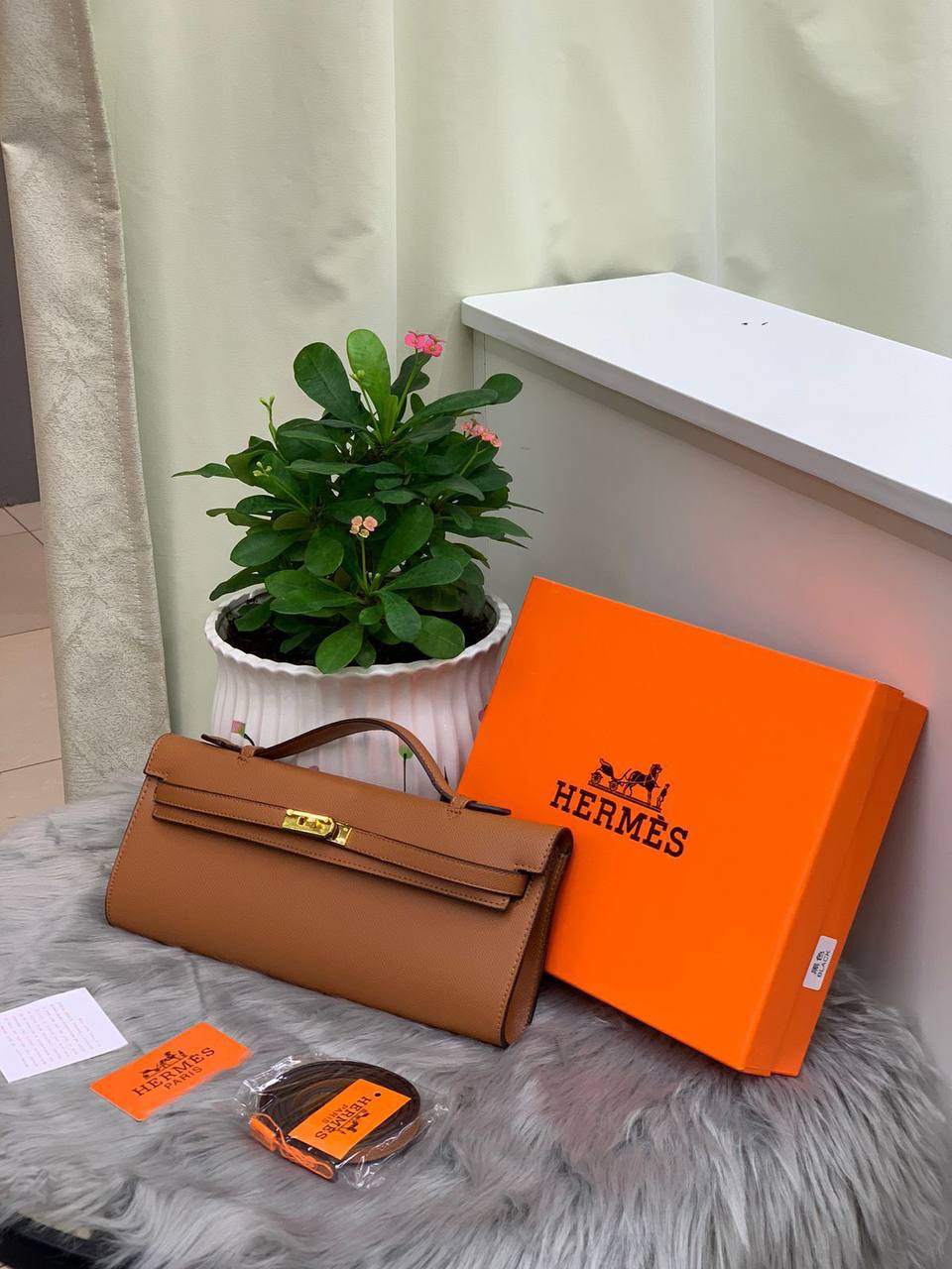 Hermes 
SIZE……….    31CM🌷

85 dhs🇦🇪

with box
🎁🎁🎁

Zain244
♥️♥️♥️