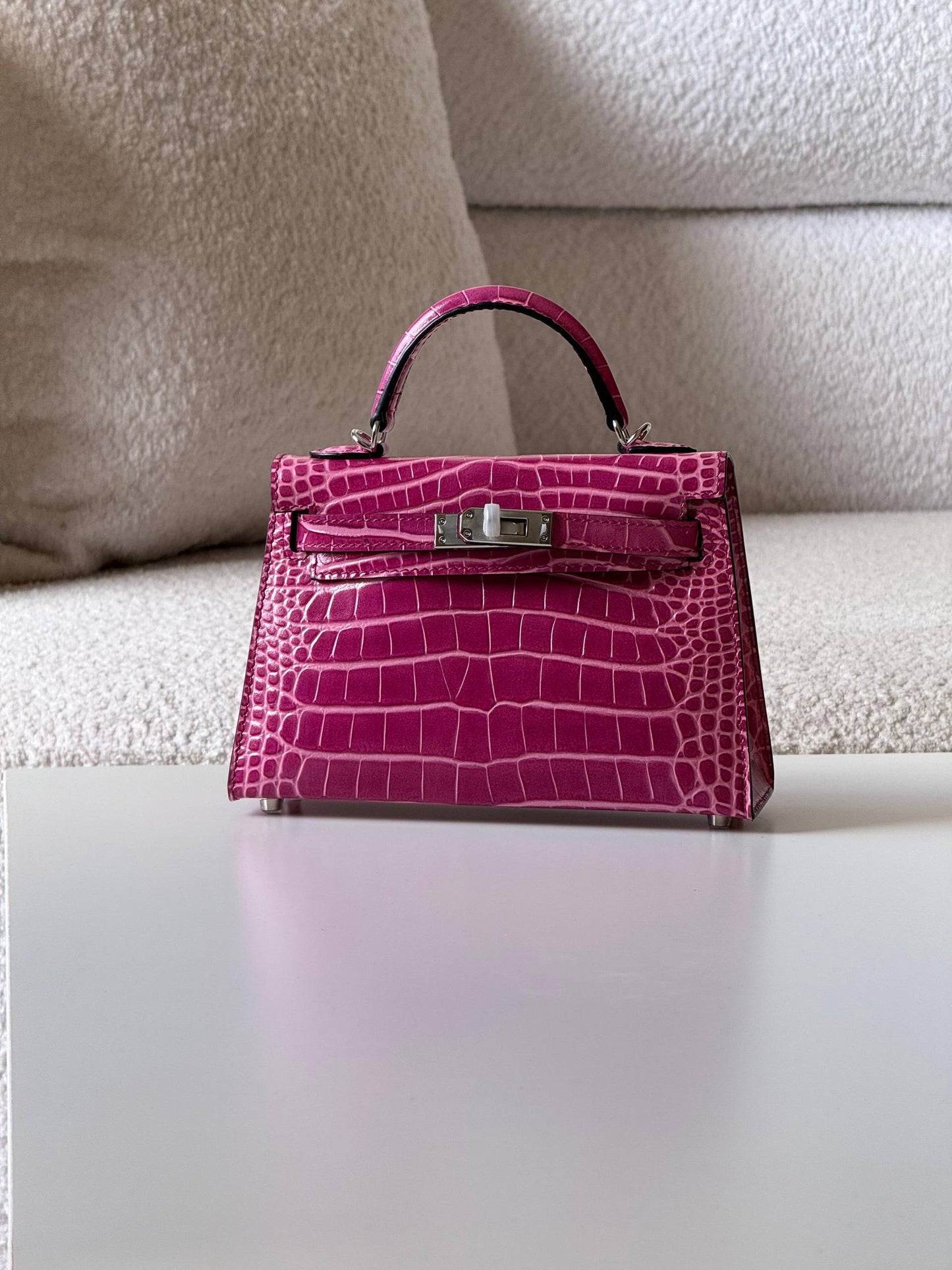 Hermes

minikelly 19cm💕

master quality😍

with box❤️
🎁🎁🎁

550 dhs❣️

Zain52
♥️♥️♥️