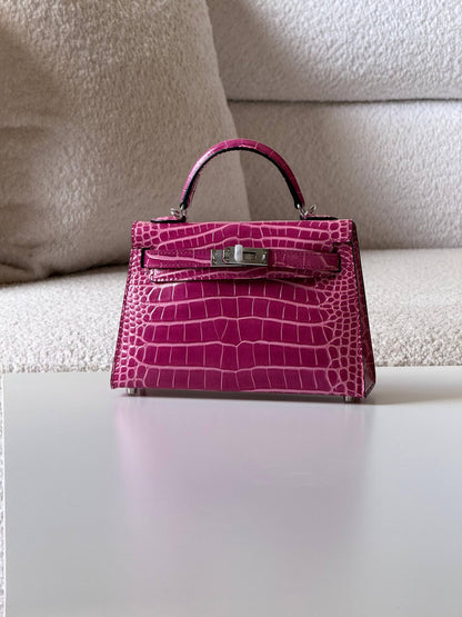 Hermes

minikelly 19cm💕

master quality😍

with box❤️
🎁🎁🎁

550 dhs❣️

Zain52
♥️♥️♥️