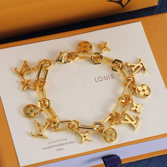 LV Set 💎
Necklace 
Bracelet 
*Master Quality* 🎗️

175  AED normal box 📦

Zain48
♥️♥️♥️