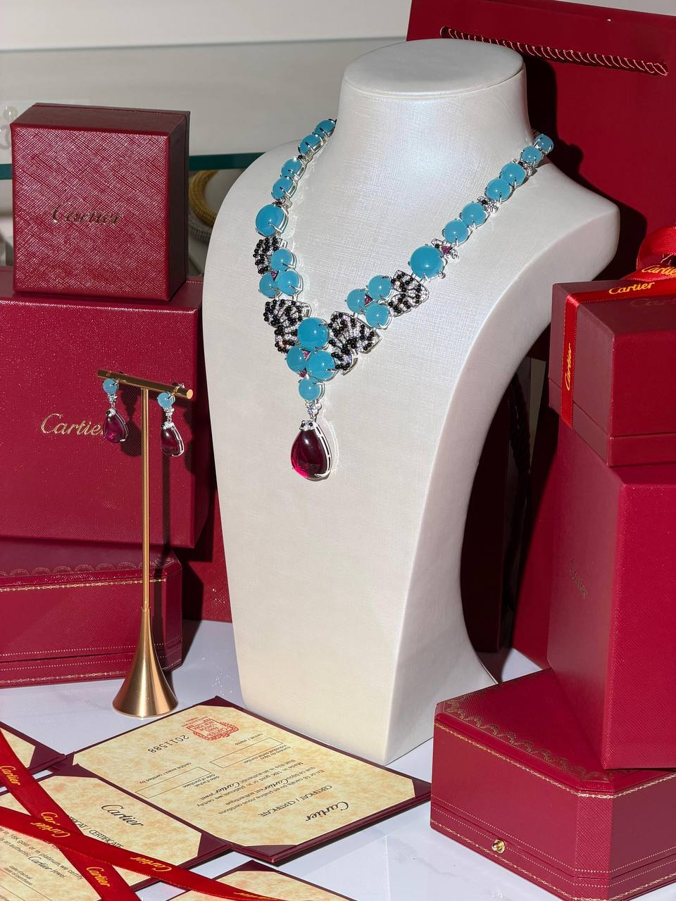*Cartier Masterpiece*
  
(High Jewelry Collection 😍  )

Quality: Super Master 
Non -Tarnish color

* ⁠Necklace 
* ⁠Earring
For Price 👇 WTSP Text Zain 0568585901

Zain268
♥️♥️♥️