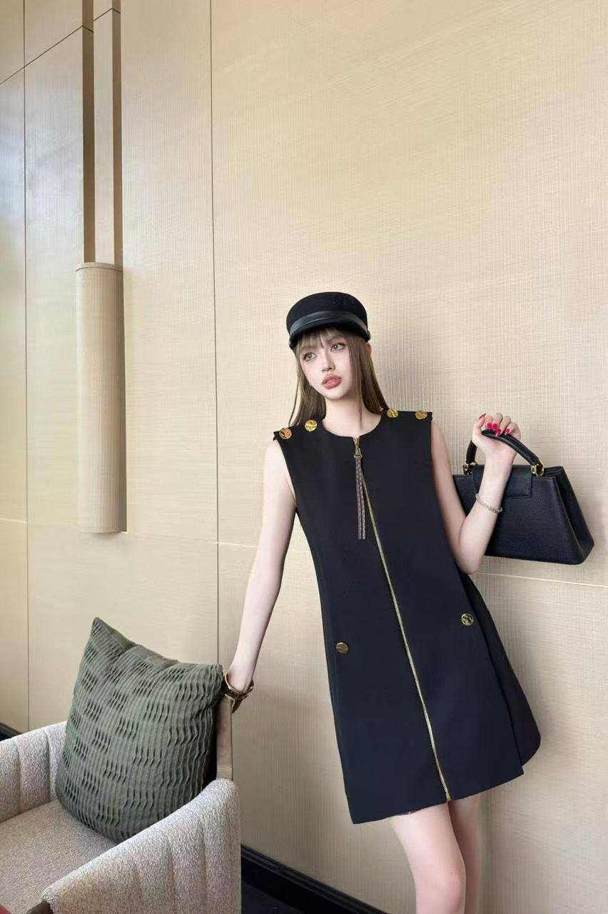 *New collections     
190 dhs🪙
*good  quality  
*Sizes:S M L * 
*AVAILABLE NOW*🥰🛍️🛍️

Zain231
♥️♥️♥️