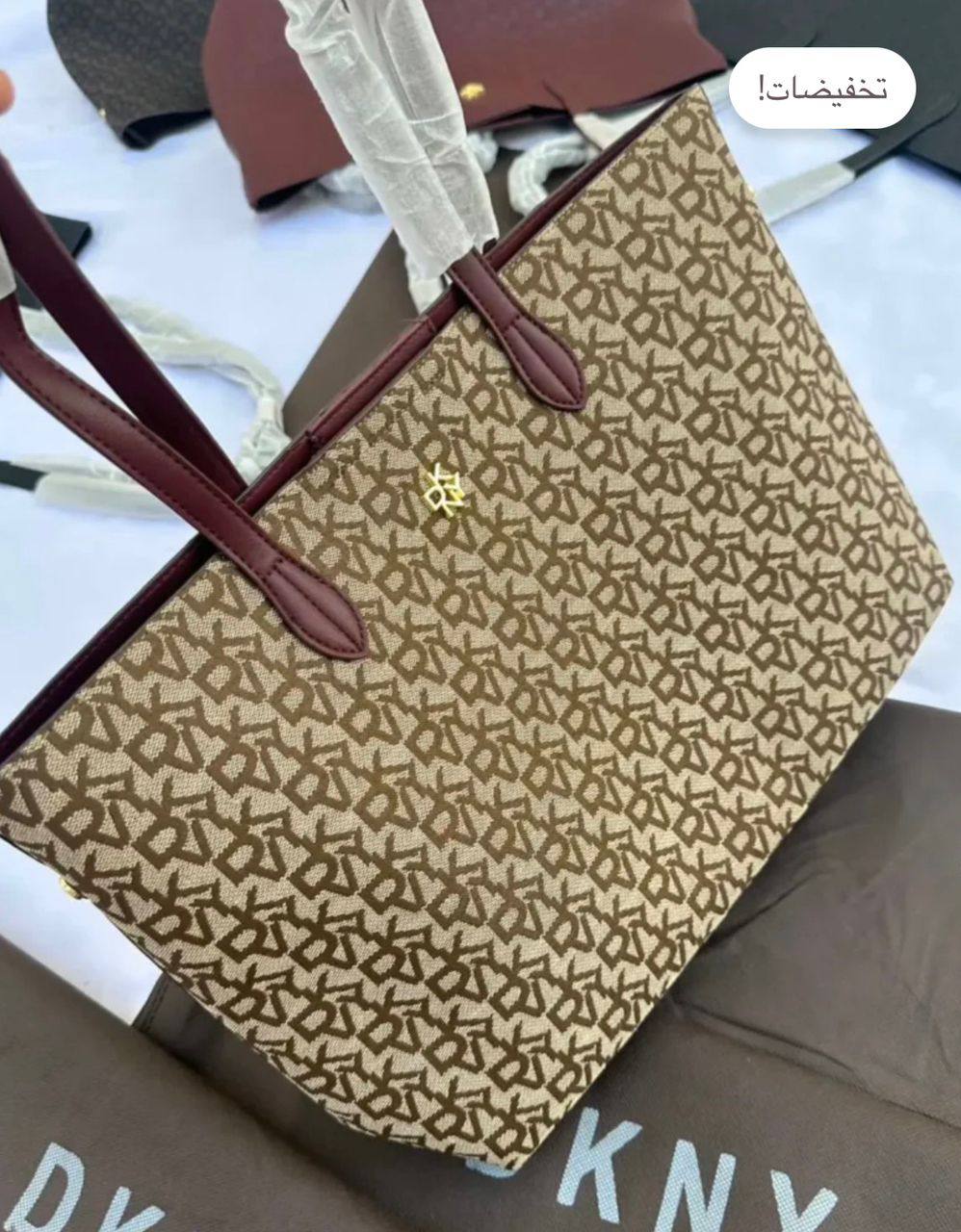 DKNY
100 dhs❣️
SIZE：50cm
good-quality with zipper 

Zain35
♥️♥️♥️