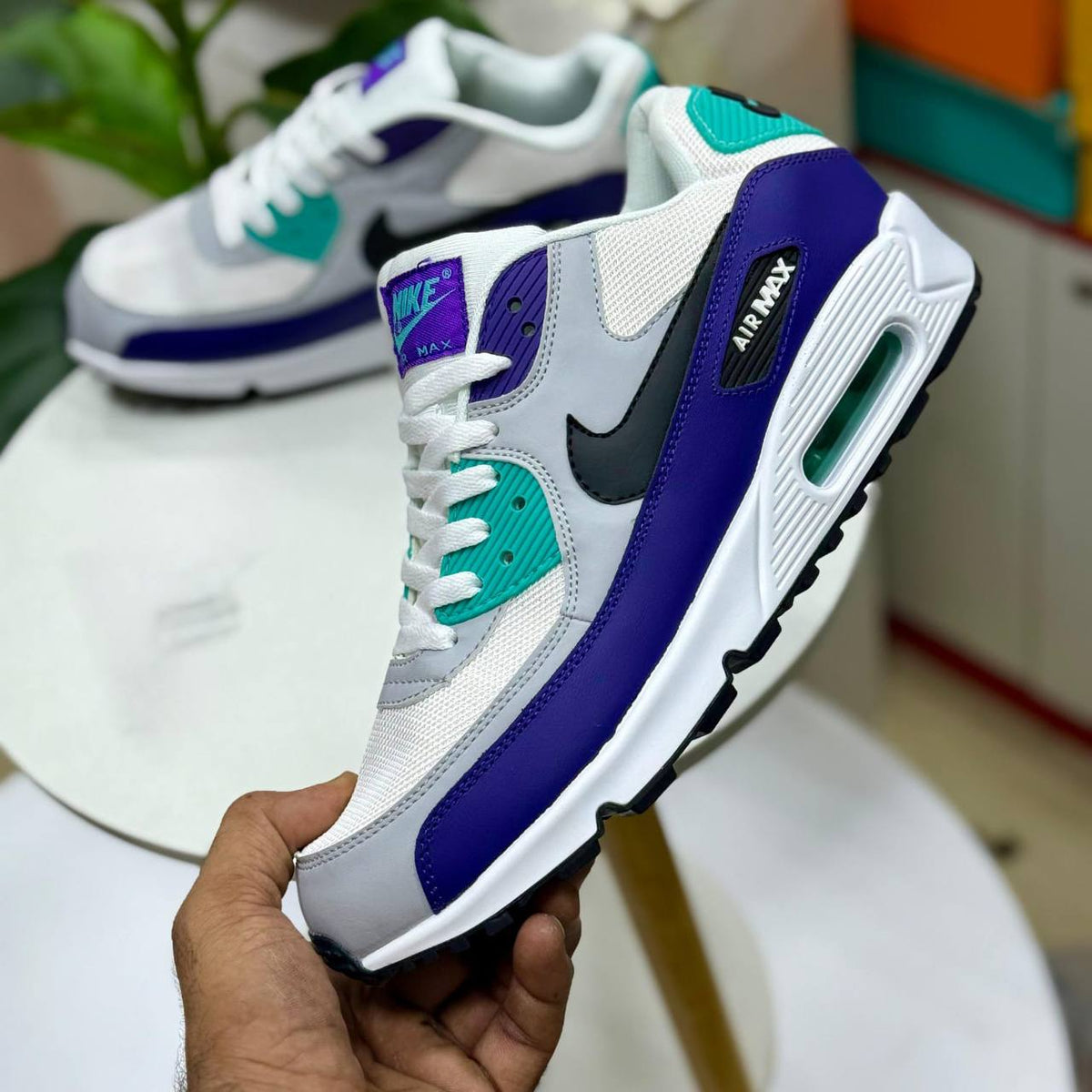 Nike 

40 to 45 

110 dhs🇦🇪🇦🇪🇦🇪

Zain27
♥️♥️♥️