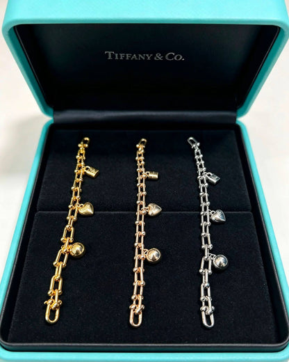 Tiffany ❤️‍🔥
Necklace 🐦‍🔥
Bracelet 🦋
Master quality 💯
With normal boxes 🗃️ 
140 dhs🇦🇪🇦🇪🇦🇪

With master box 📦 
170 dhs🇦🇪🇦🇪🇦🇪

Zain216
♥️♥️♥️