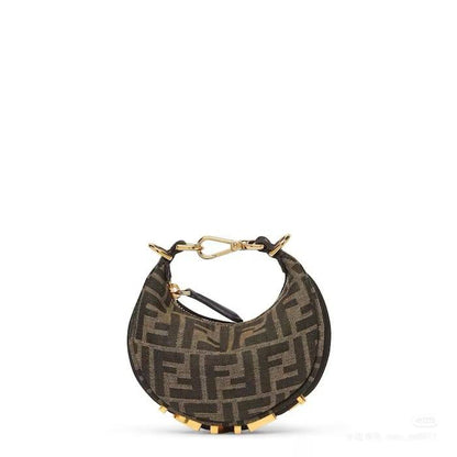 Fendi
Master 
270 dhs❤️

Zain10
♥️♥️♥️
