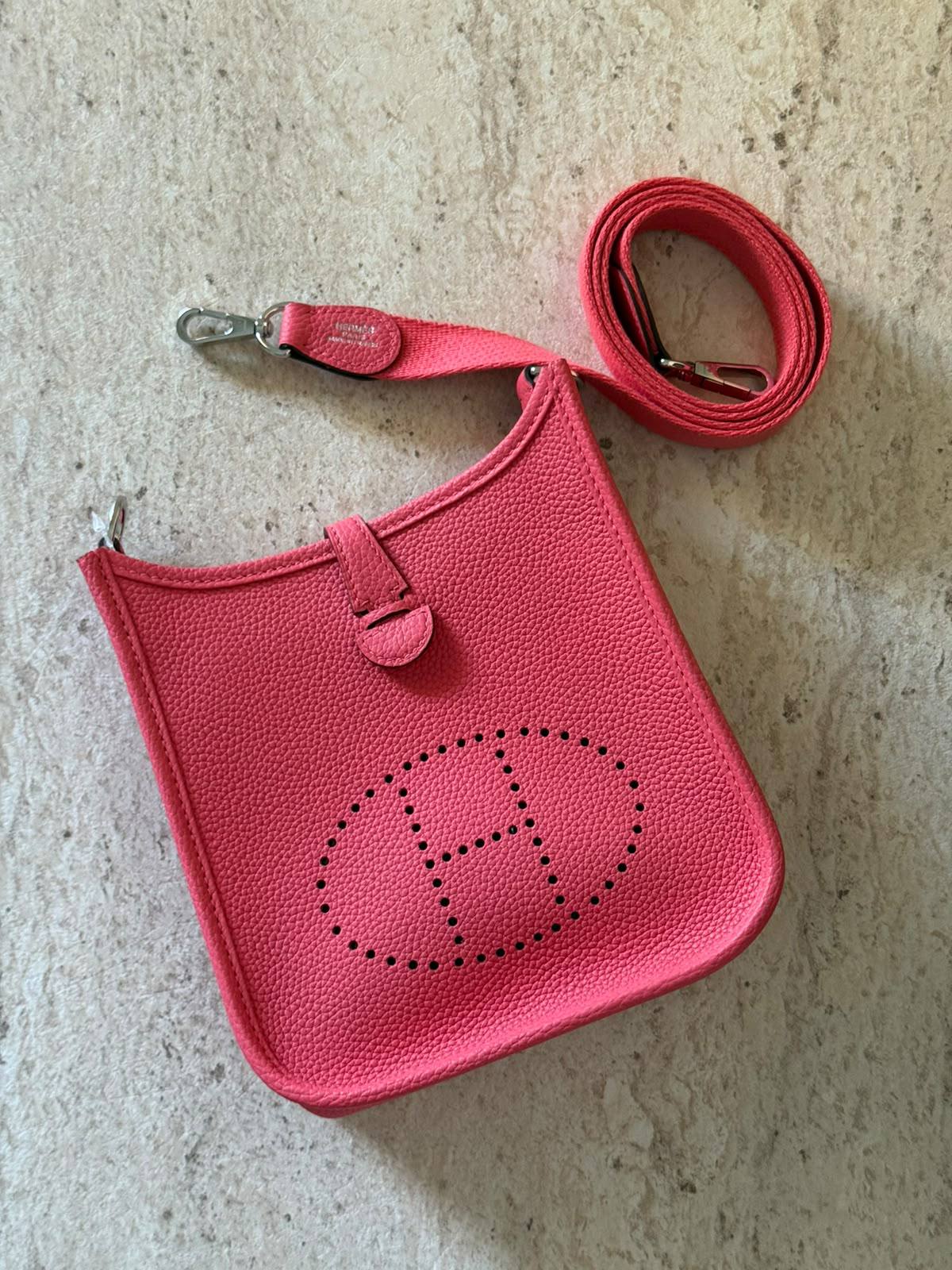 HERMES 💫

Super Master Quality ⚡️

Original Packing 🎁

Size 16CM📏

For Price 👇 WhatsApp✅
0568585901 
0507557372
0552275751 Owner Zain 👌

Zain321
♥️♥️♥️