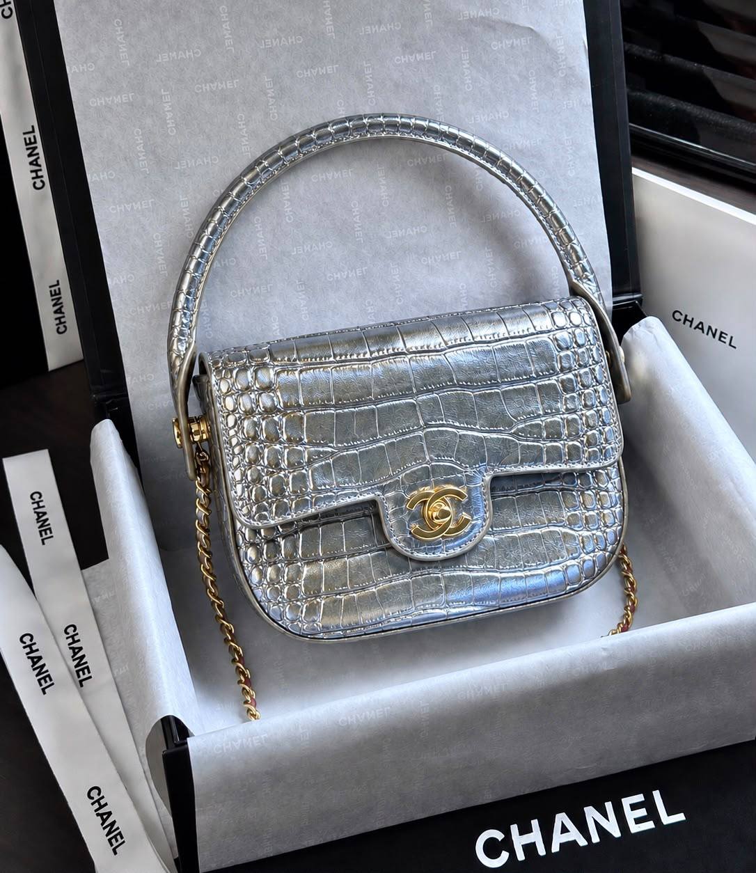 CHANEL 

NEW CAME 

HIGH QUALITY 

WITH BOX 
120 dhs🇦🇪🇦🇪

Zain39
Zain295
Zain17
♥️♥️♥️