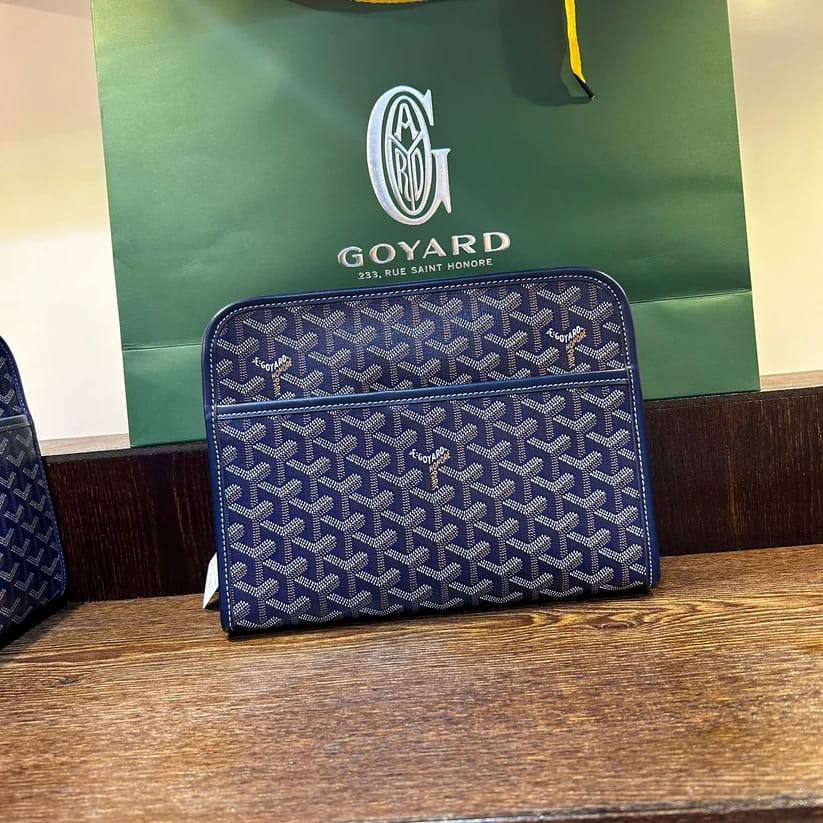 Goyard 

Master Quality 
Clutch Bag 
190 dhs🇦🇪🇦🇪

Zain33
♥️♥️♥️