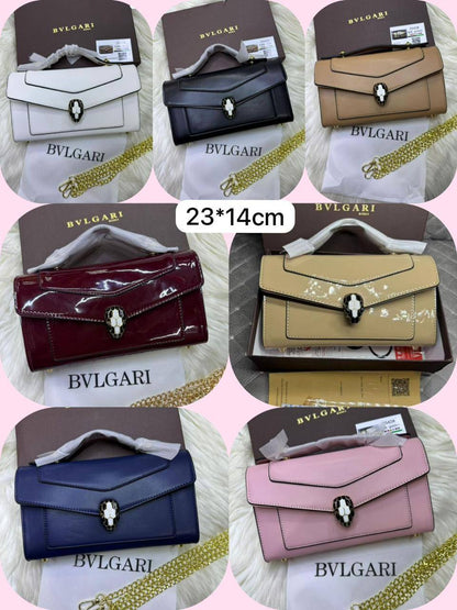 🌟 Bvlgari Forever hot design ❤️‍🔥
1️⃣ First quality +🎁
Size : 23 * 14 cm
95 dhs✅
with box🎁

Zain115
♥️♥️♥️